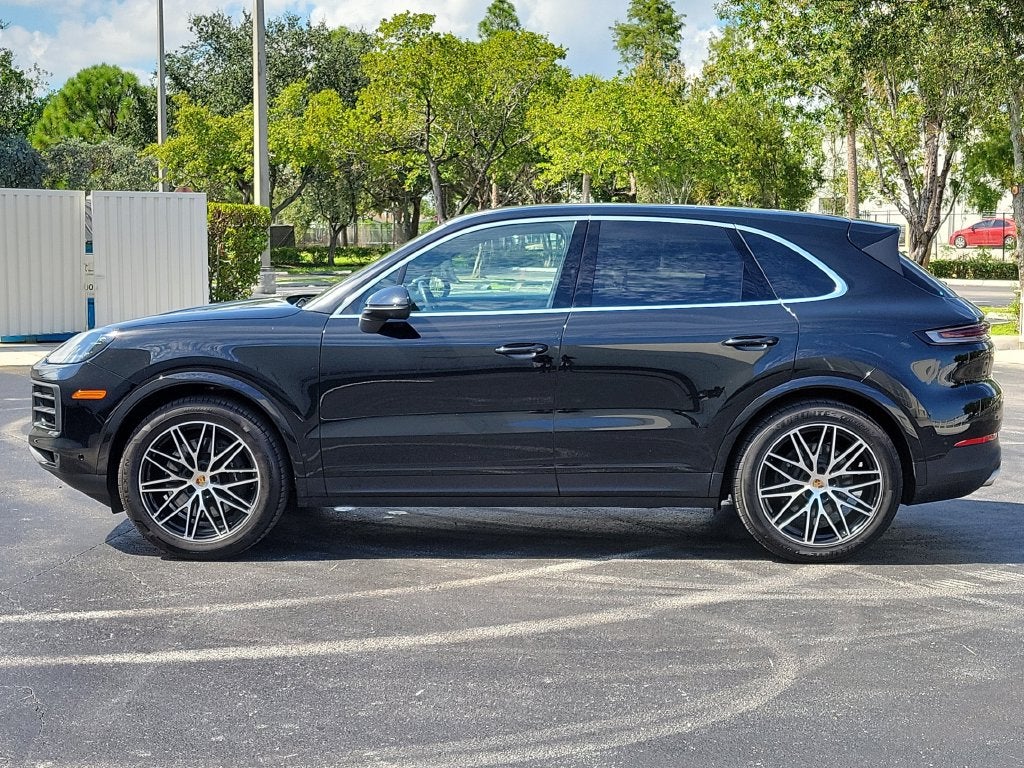 2025 Porsche Cayenne Base Premium