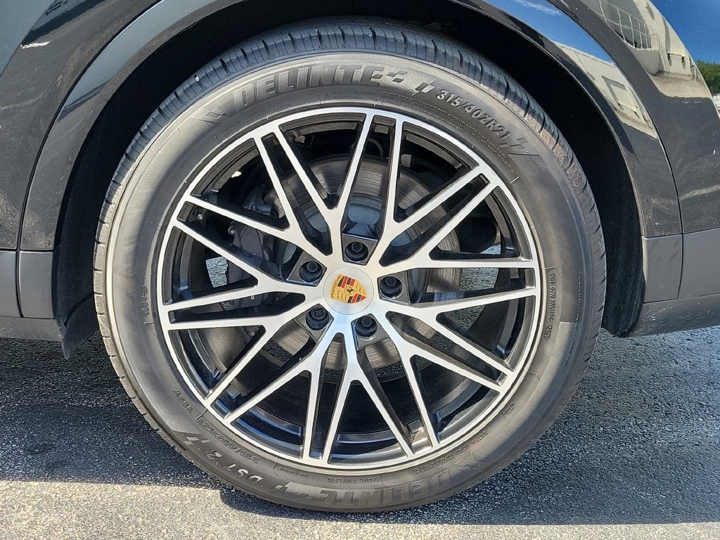 2025 Porsche Cayenne Base Premium