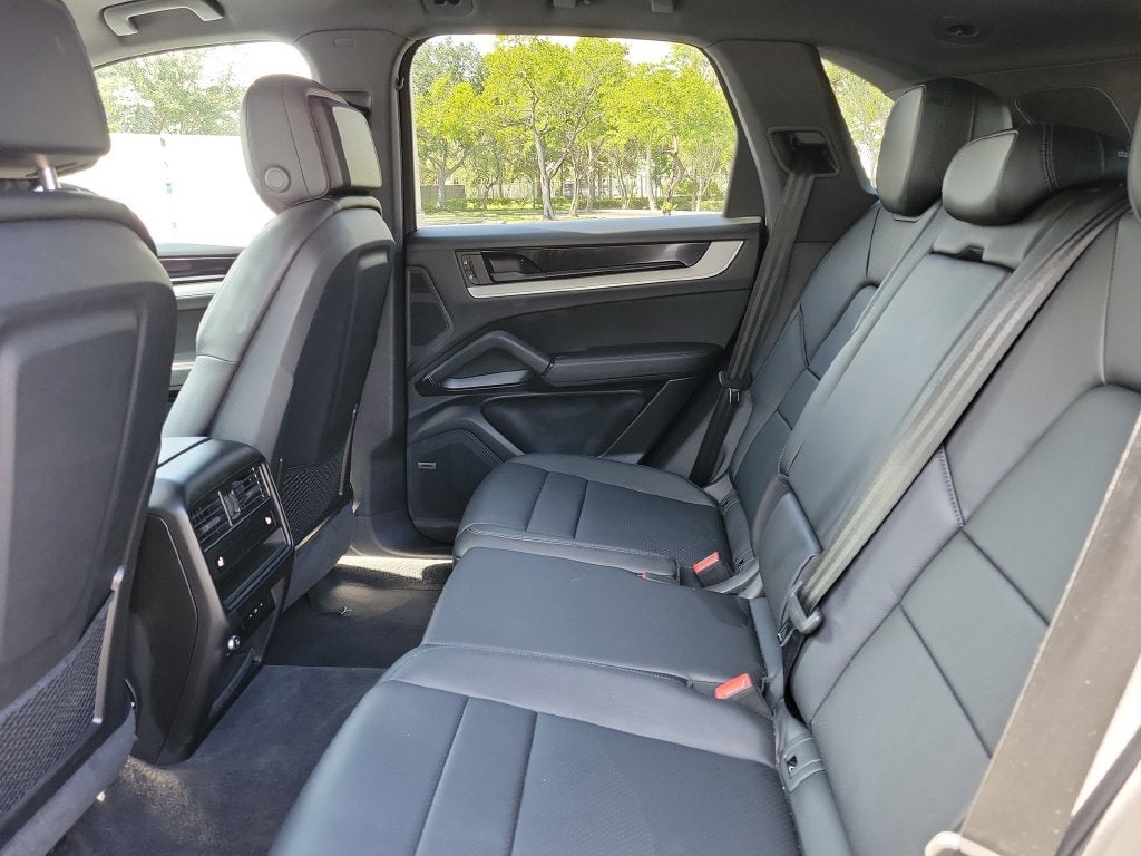 2025 Porsche Cayenne Base Premium