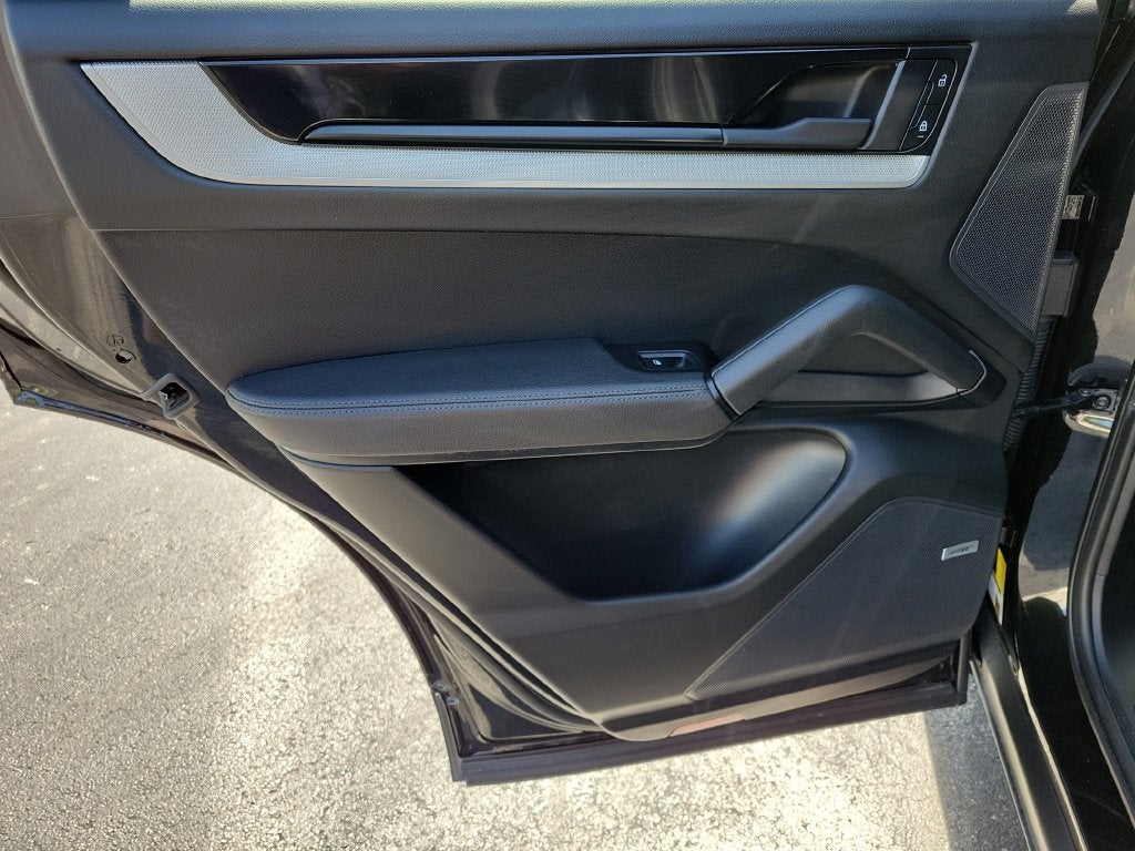 2025 Porsche Cayenne Base Premium