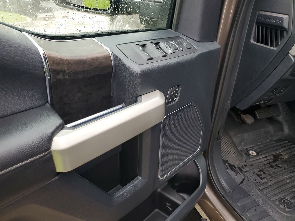 2022 Ford F-350SD Lariat