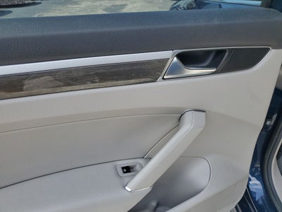 2018 Volkswagen Passat 2.0T SE w/Technology