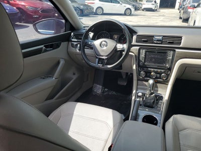2018 Volkswagen Passat 2.0T SE w/Technology