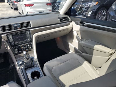 2018 Volkswagen Passat 2.0T SE w/Technology