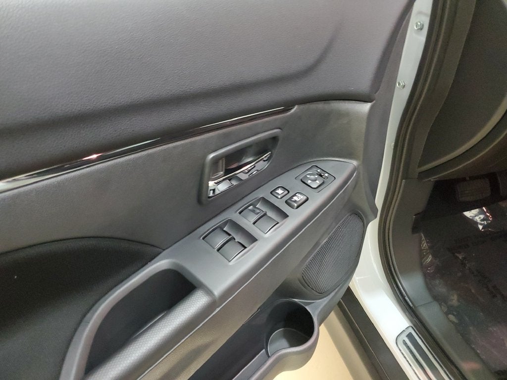 2027 Mitsubishi Outlander Sport 2.0 ES