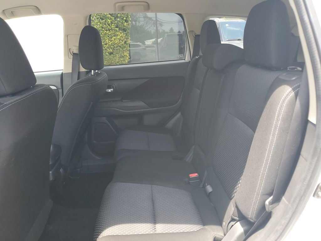 2018 Mitsubishi Outlander ES
