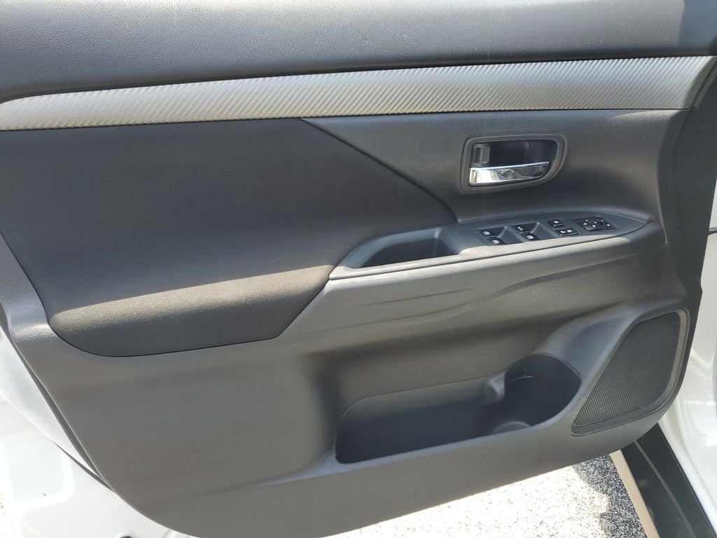 2018 Mitsubishi Outlander ES