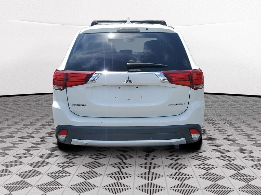 2018 Mitsubishi Outlander ES