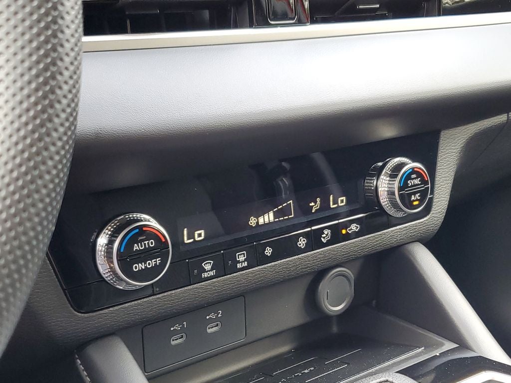 2026 Mitsubishi Outlander ES