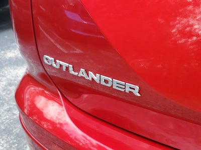 2026 Mitsubishi Outlander ES
