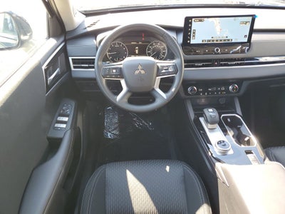 2026 Mitsubishi Outlander ES