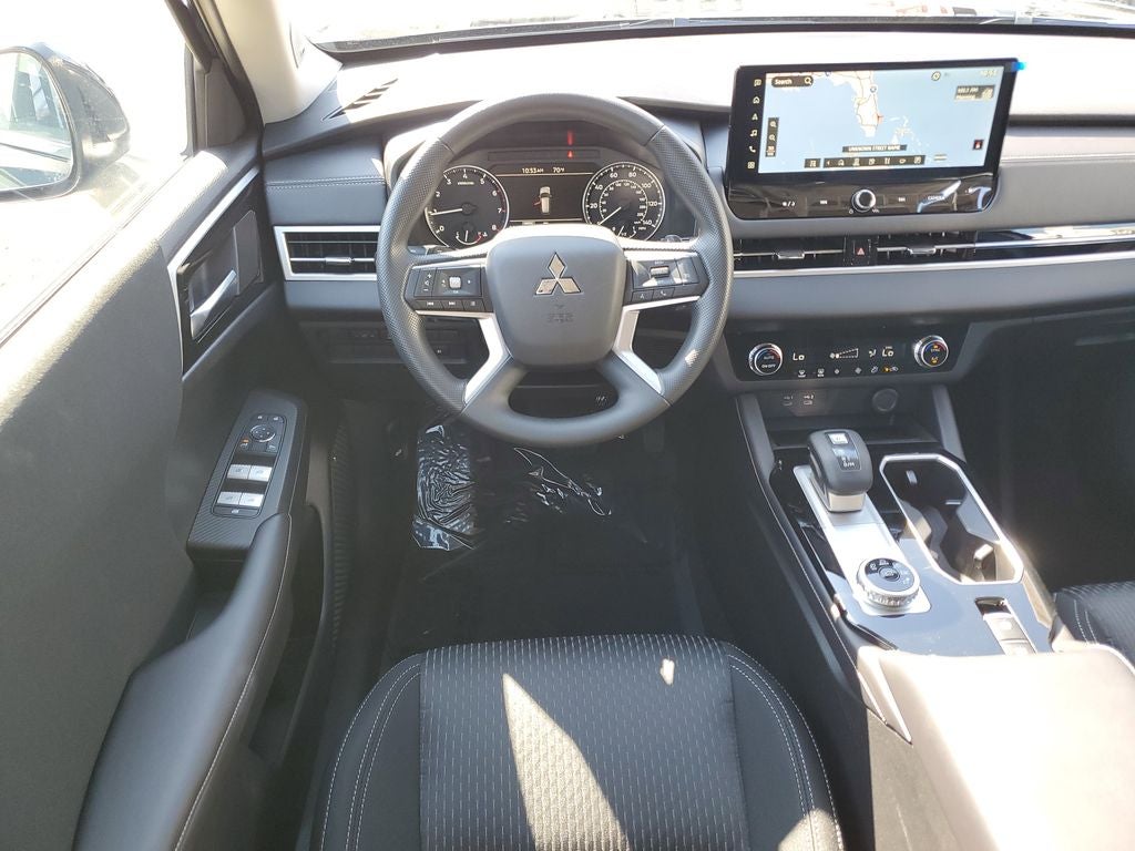 2026 Mitsubishi Outlander ES