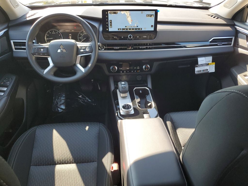 2026 Mitsubishi Outlander ES
