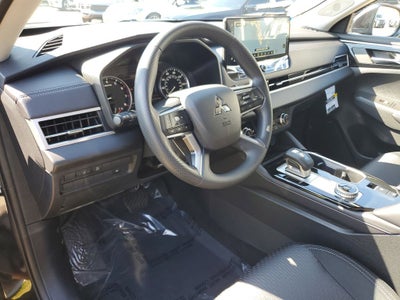 2026 Mitsubishi Outlander ES