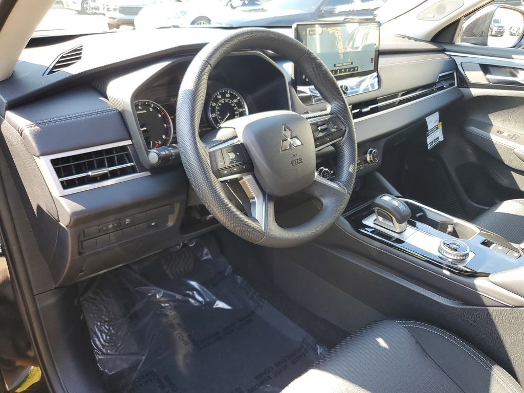2026 Mitsubishi Outlander ES