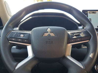 2026 Mitsubishi Outlander ES