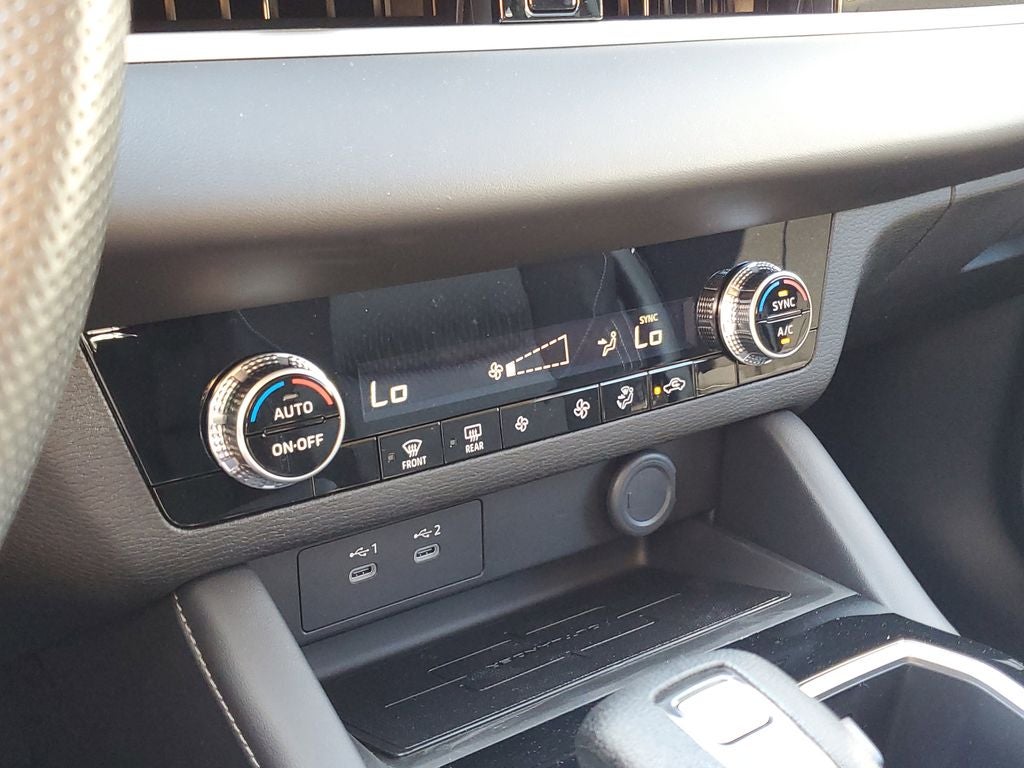 2026 Mitsubishi Outlander ES