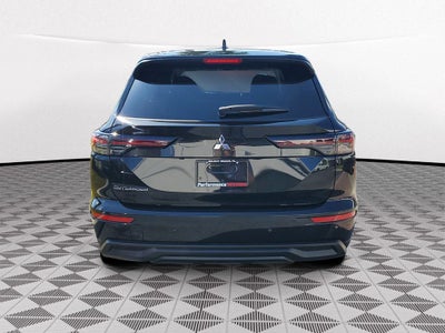 2026 Mitsubishi Outlander ES
