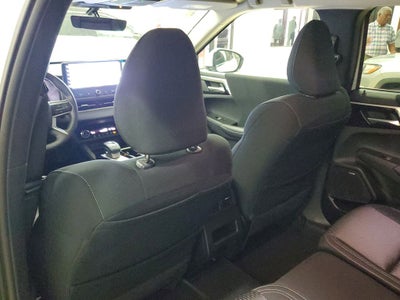 2026 Mitsubishi Outlander ES