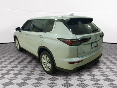 2026 Mitsubishi Outlander ES