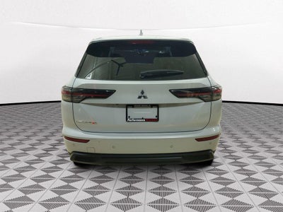 2026 Mitsubishi Outlander ES