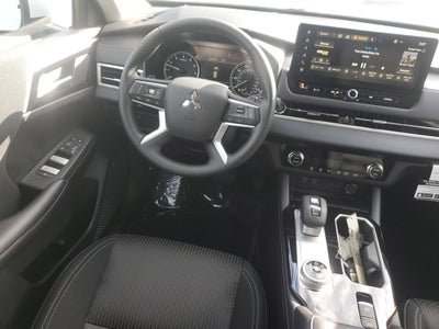 2026 Mitsubishi Outlander ES