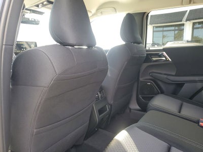 2026 Mitsubishi Outlander ES