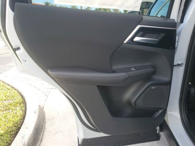 2026 Mitsubishi Outlander ES