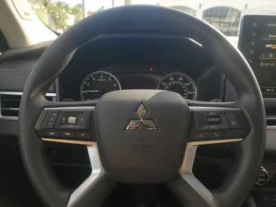2026 Mitsubishi Outlander ES