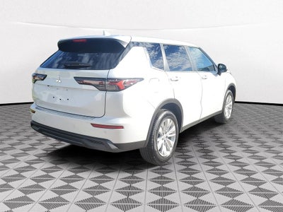 2026 Mitsubishi Outlander ES