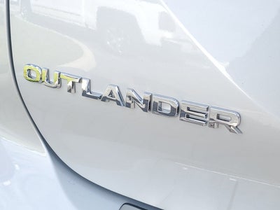 2026 Mitsubishi Outlander ES
