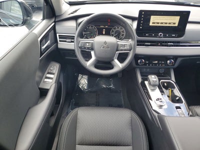 2026 Mitsubishi Outlander ES