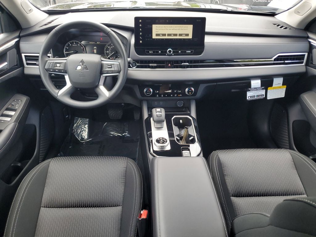 2026 Mitsubishi Outlander ES