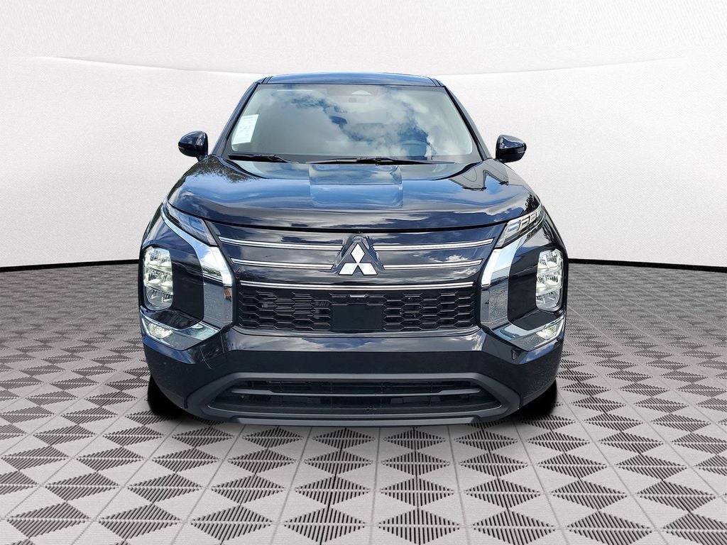 2026 Mitsubishi Outlander ES