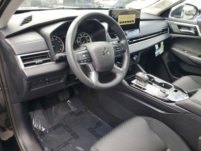 2026 Mitsubishi Outlander ES