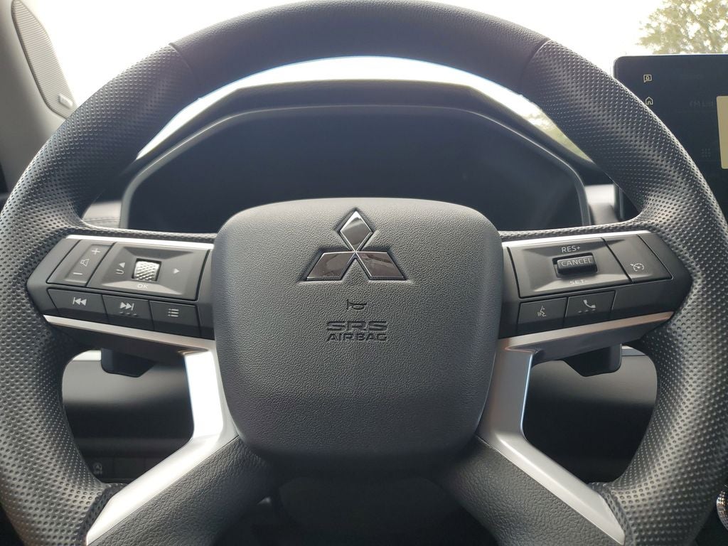 2026 Mitsubishi Outlander ES