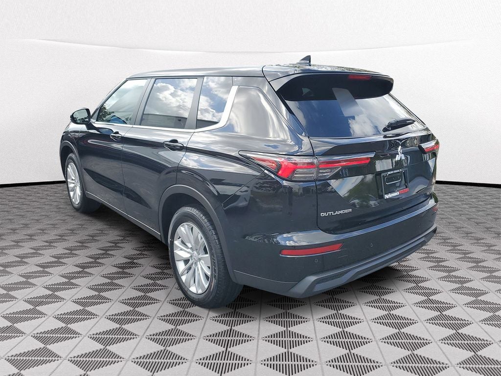 2026 Mitsubishi Outlander ES