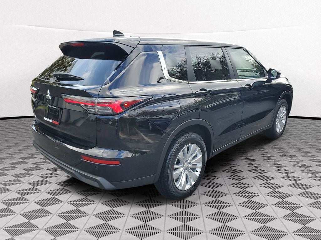 2026 Mitsubishi Outlander ES