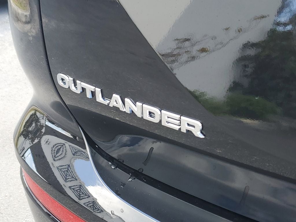 2026 Mitsubishi Outlander ES