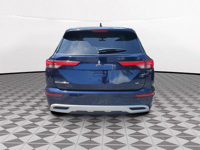 2024 Mitsubishi Outlander SE