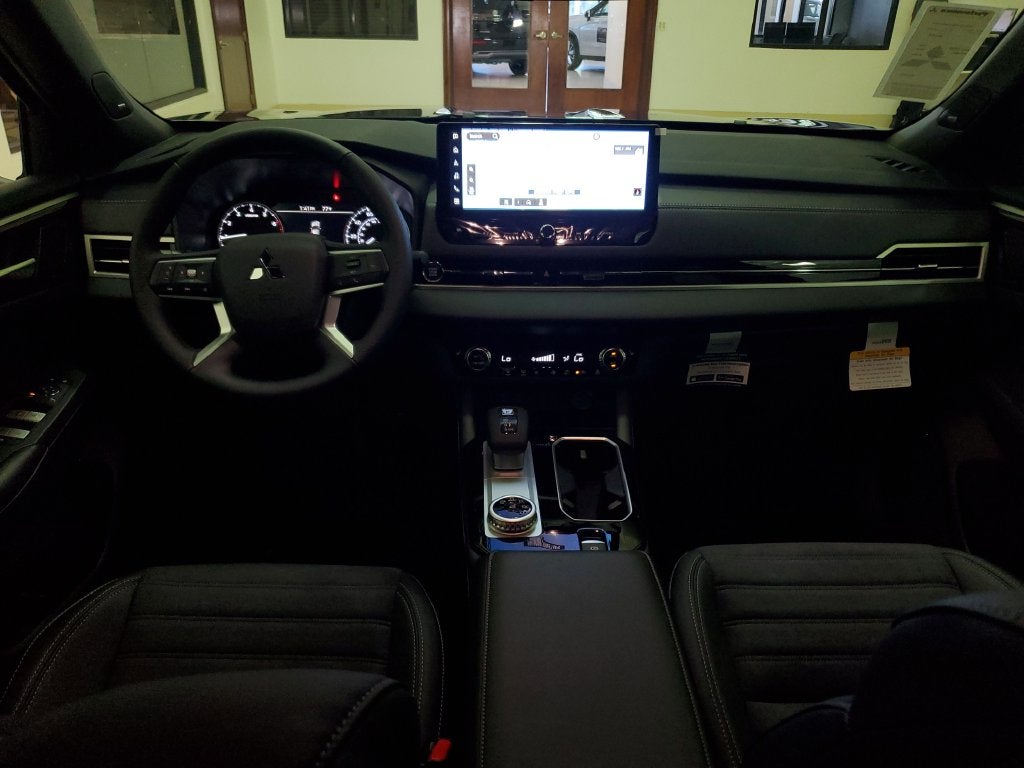 2026 Mitsubishi Outlander LE