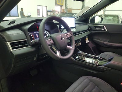 2026 Mitsubishi Outlander LE