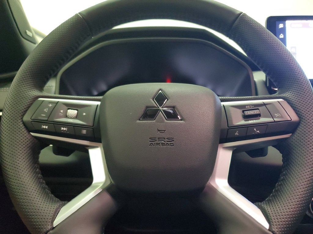 2026 Mitsubishi Outlander LE