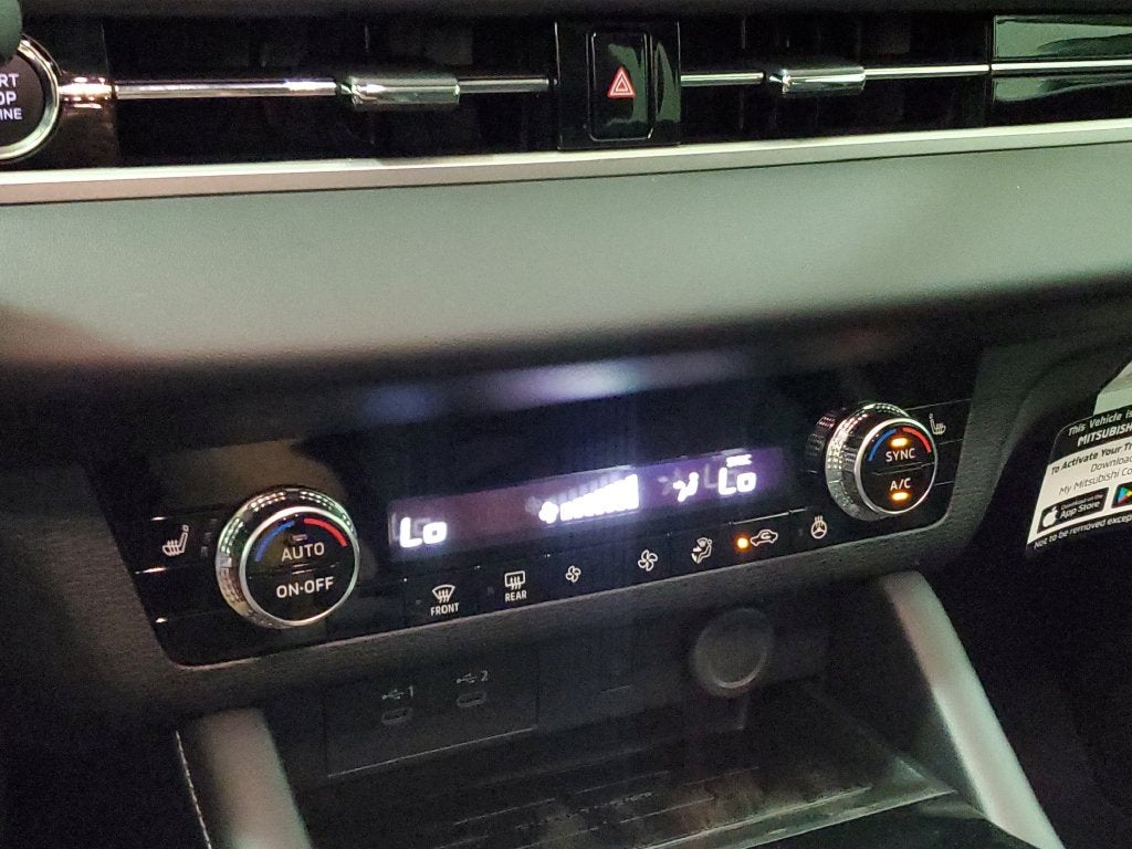 2026 Mitsubishi Outlander SE