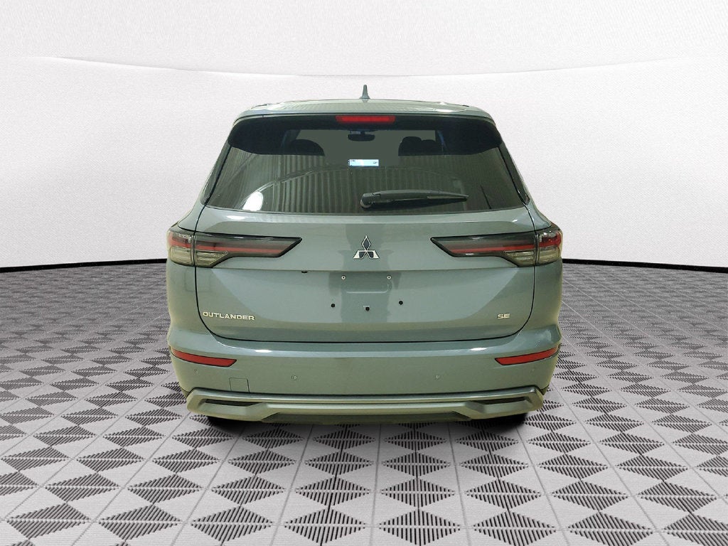 2026 Mitsubishi Outlander SE