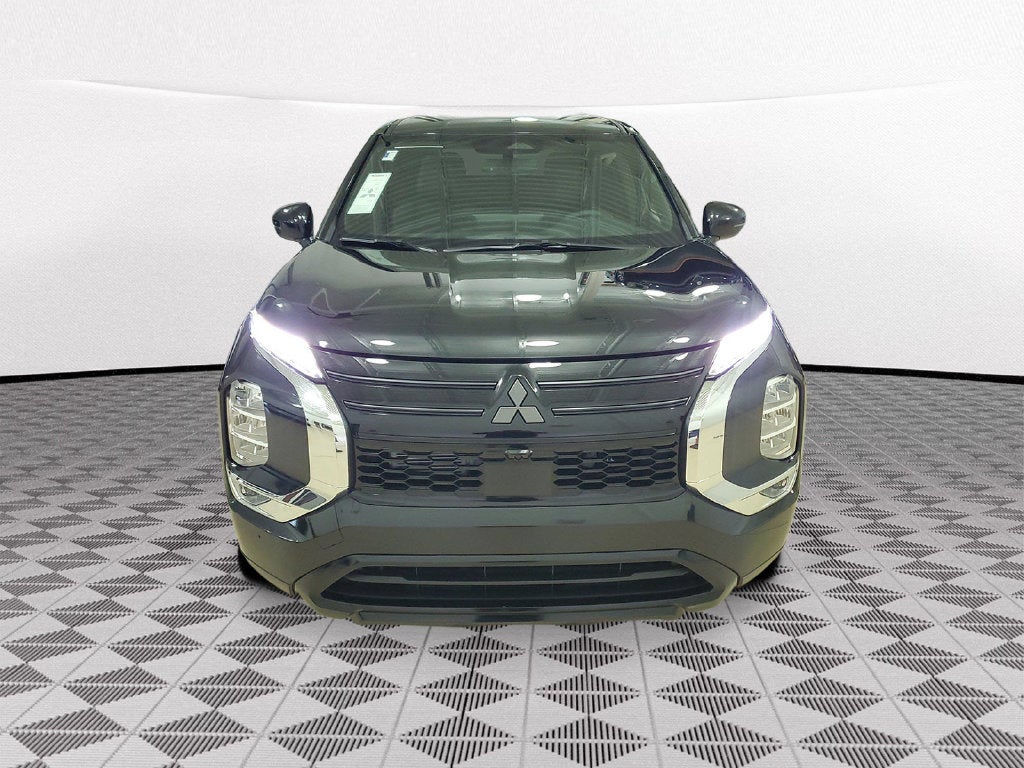 2026 Mitsubishi Outlander LE
