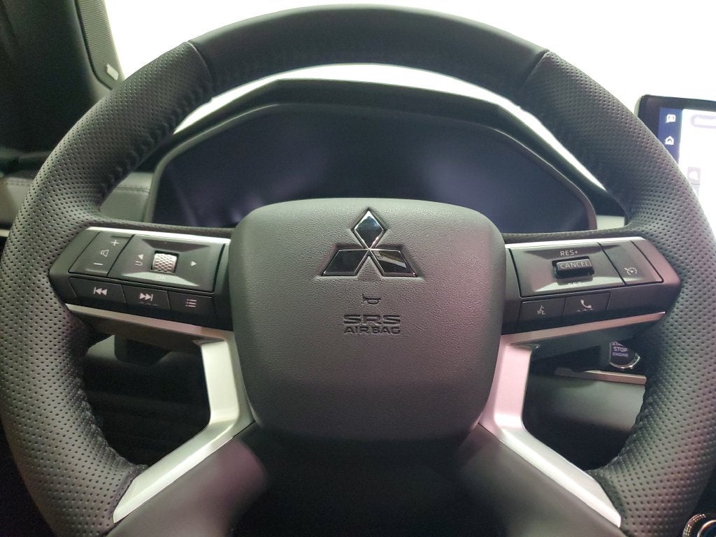2026 Mitsubishi Outlander LE