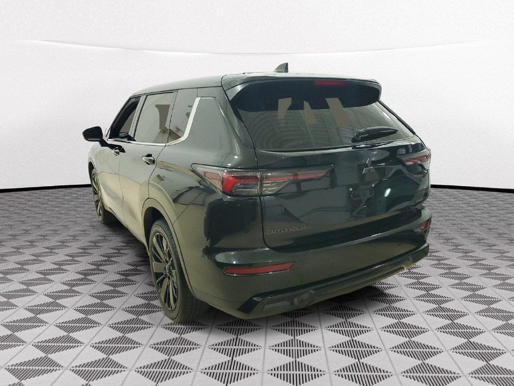 2026 Mitsubishi Outlander LE