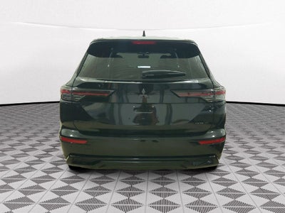 2026 Mitsubishi Outlander LE