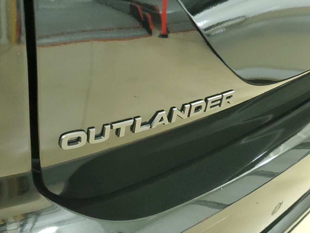 2026 Mitsubishi Outlander LE